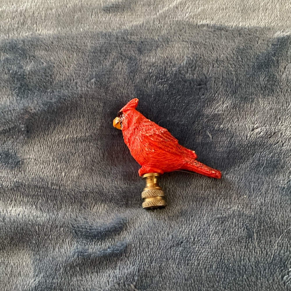 Cardinal for top of lamp